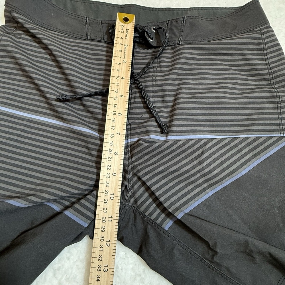 PATAGONIA Men Stretch Hydropeak Boardshorts 18" OLIVAS STRIPE BLACK OLBK Size 30 - Picture 9 of 13